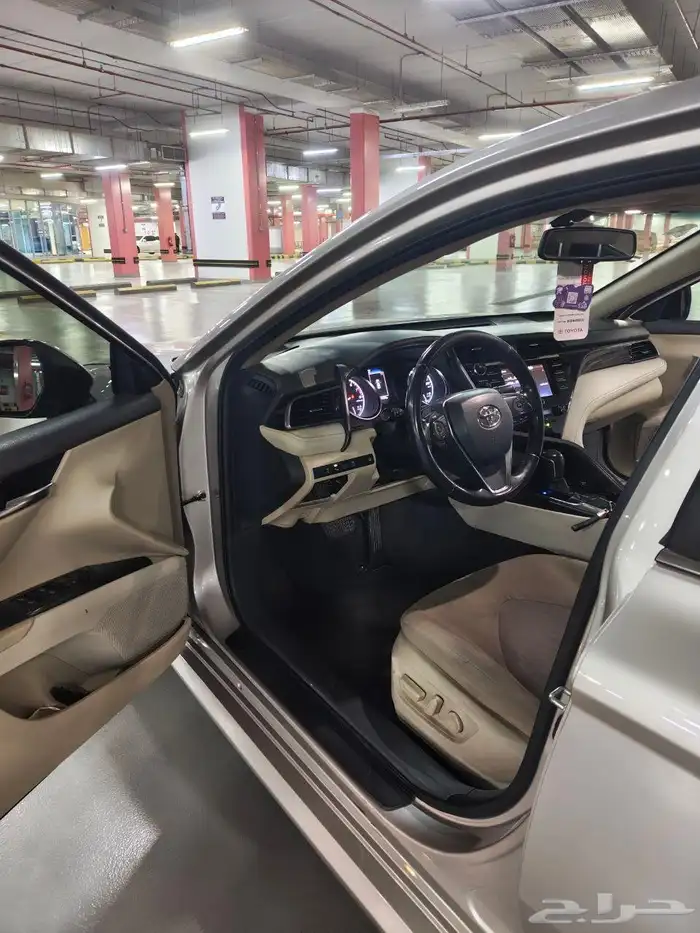 للبيع بسعر مغري كامري فل كامل 2020 7