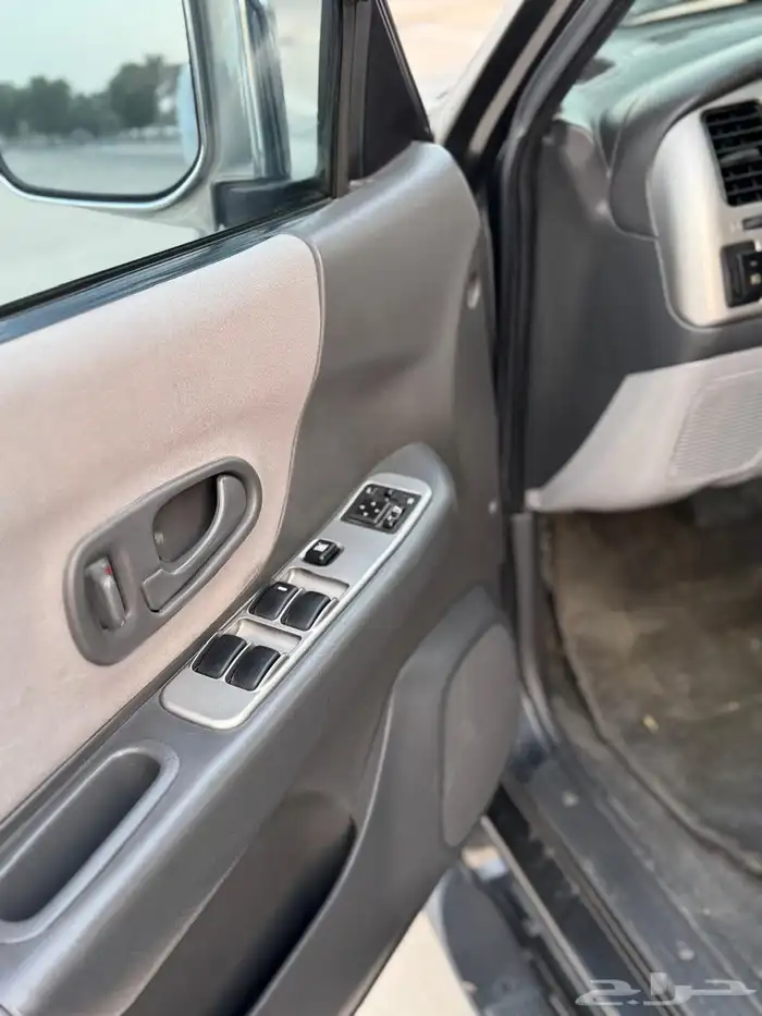 ميتسوبيشي ناتيفا 2011 12