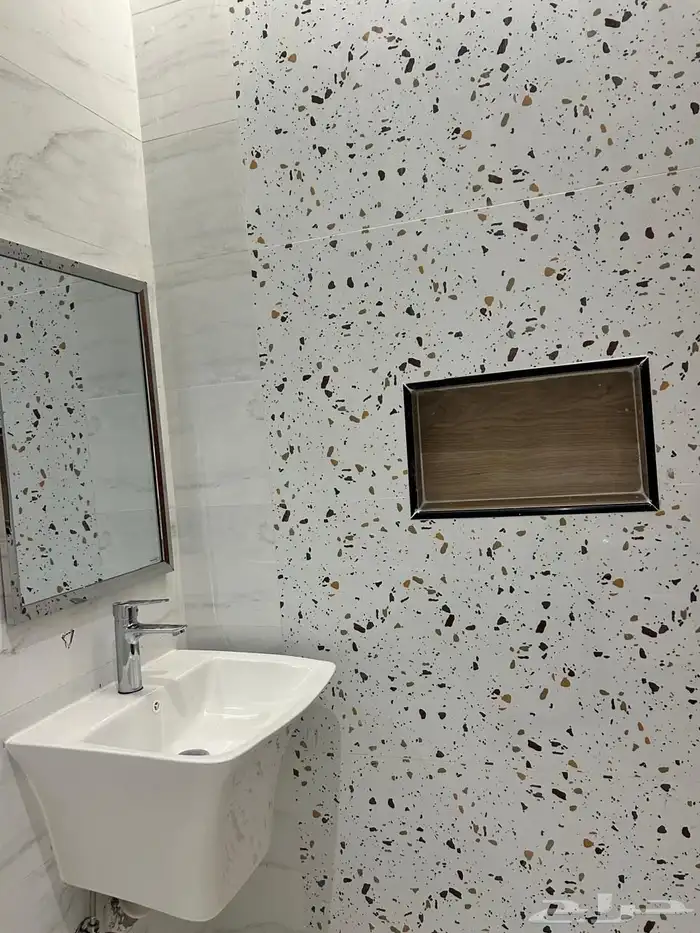 شقة للايجار و ملحق مع السطح 3