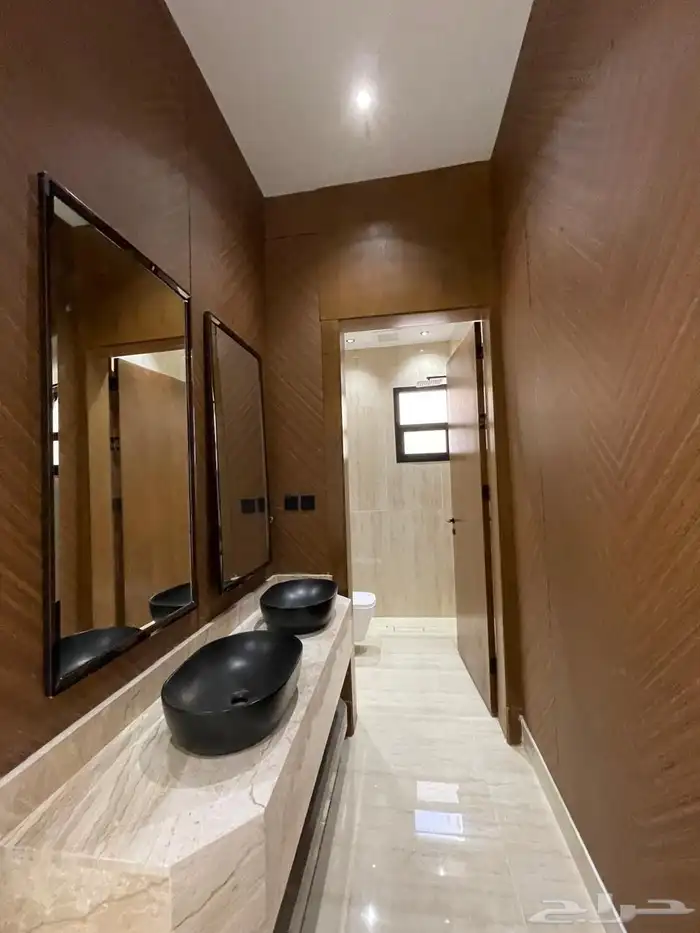 دور علوي للبيع حي العوالي 10