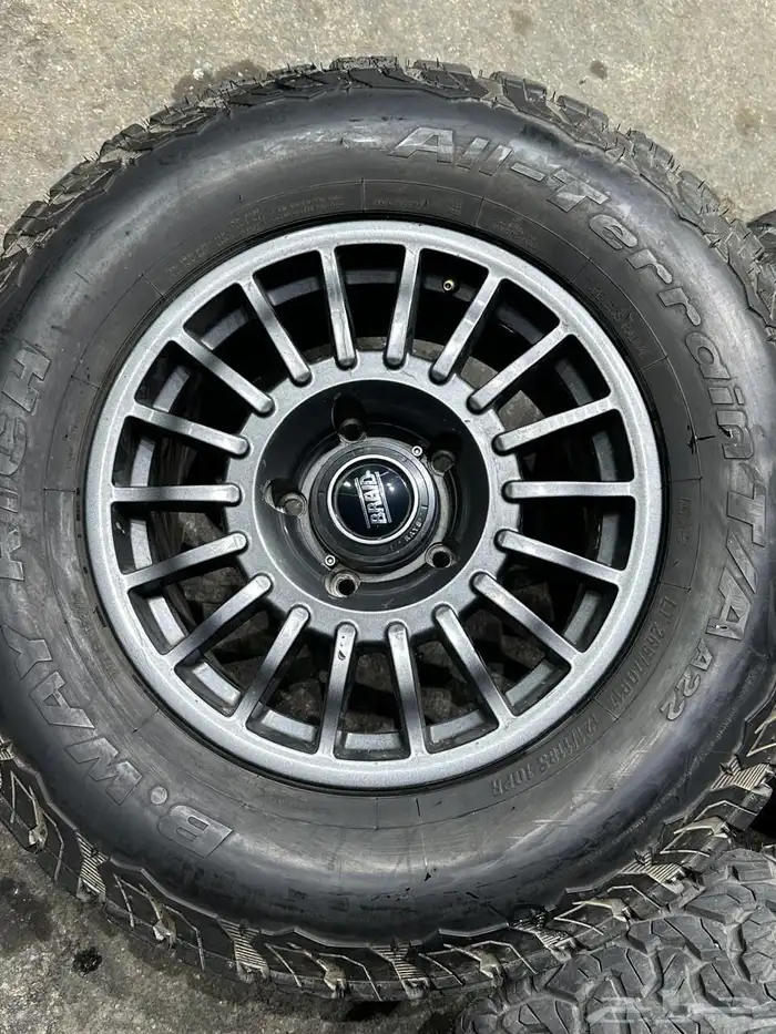 جنوط برايد 5 مسمار مع كفرات نص حجري مقاس 17 جيب 7