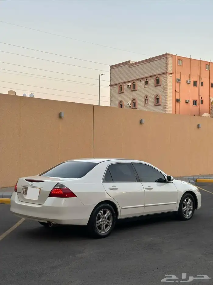 هوندا اكورد 2007 اللون ابيض لولوي 7