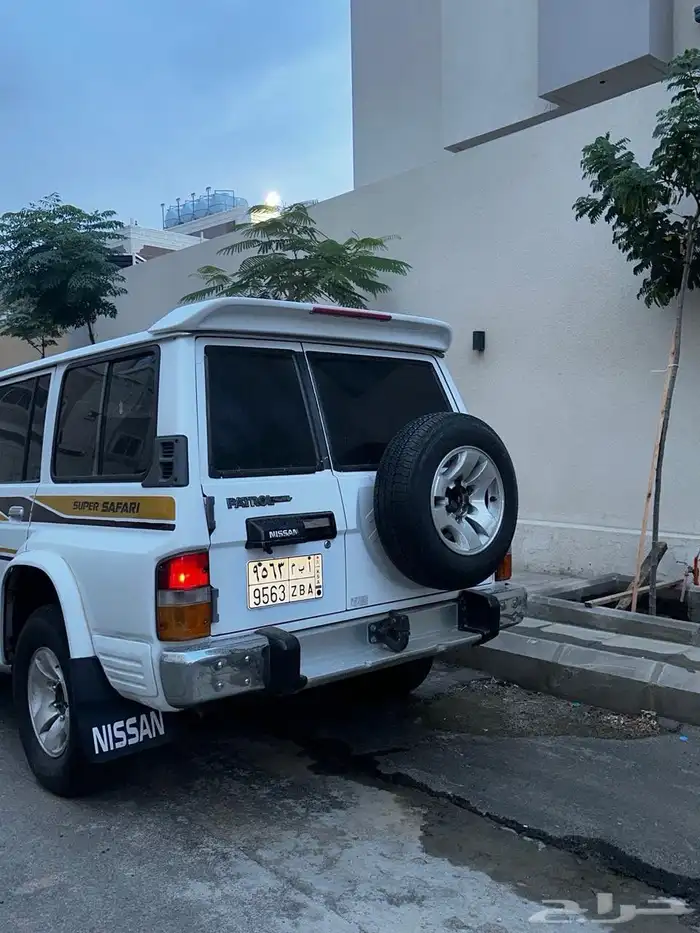 سفاري نيسان موديل 1995 2