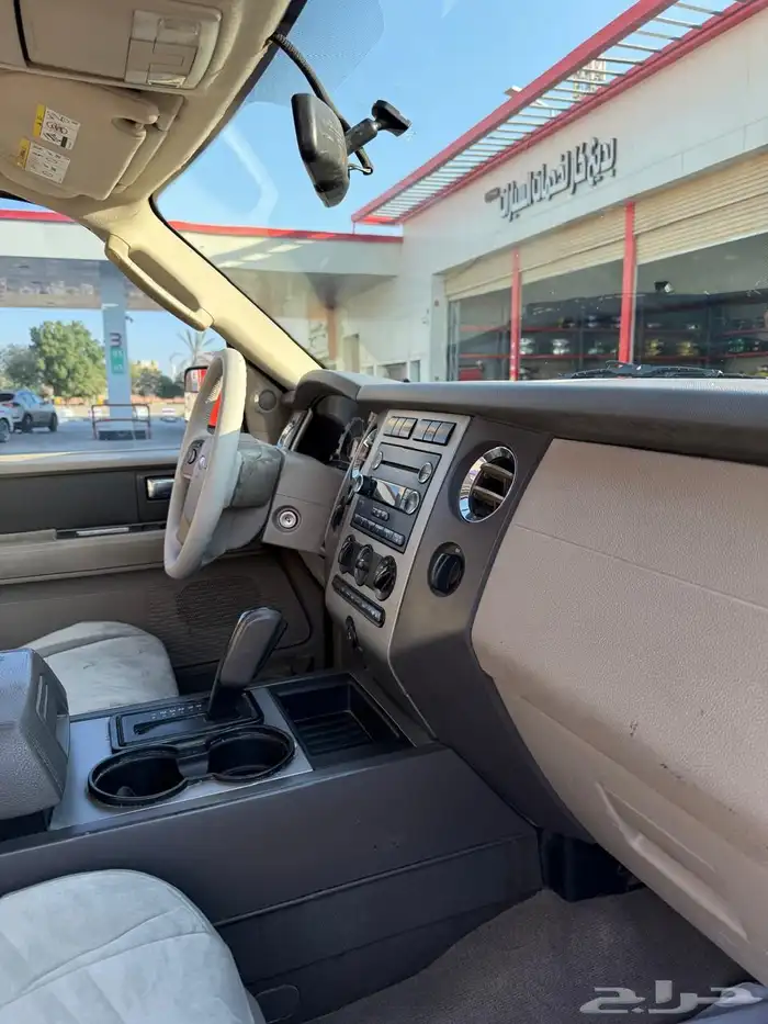 فورد اكسبيدشن قصير دبل 8