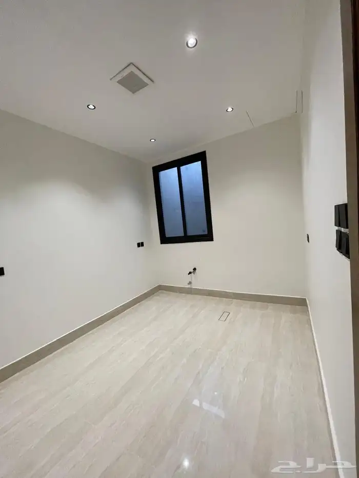 دور علوي للبيع حي العوالي 1