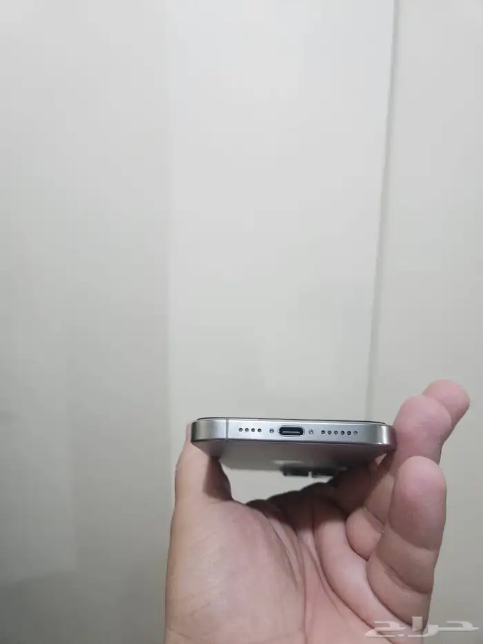 ايفون 15 برو ماكس 256 جيجا تيتانيوم الطبيعي 4