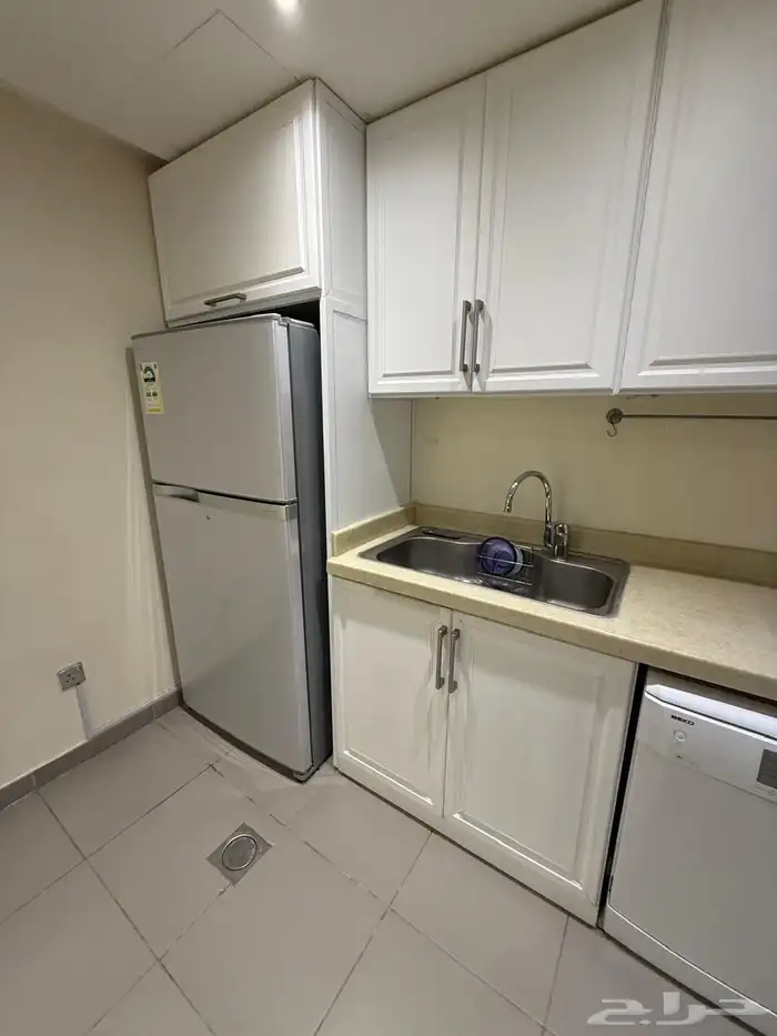 للإيجار شقه بحي قرطبة 8