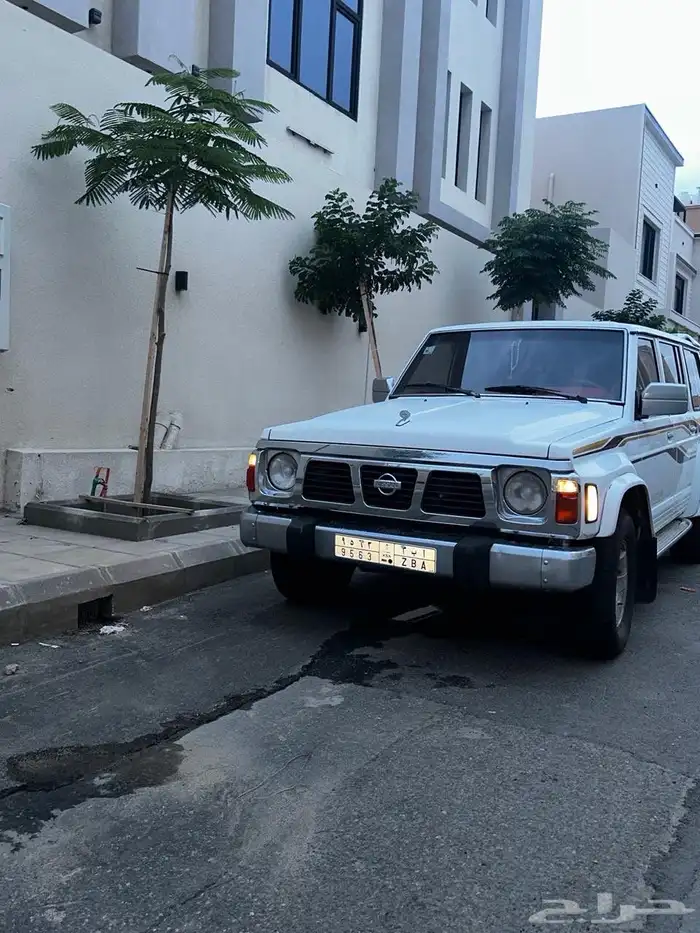 سفاري نيسان موديل 1995 4