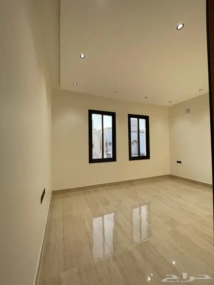 دور علوي للبيع حي العوالي 11