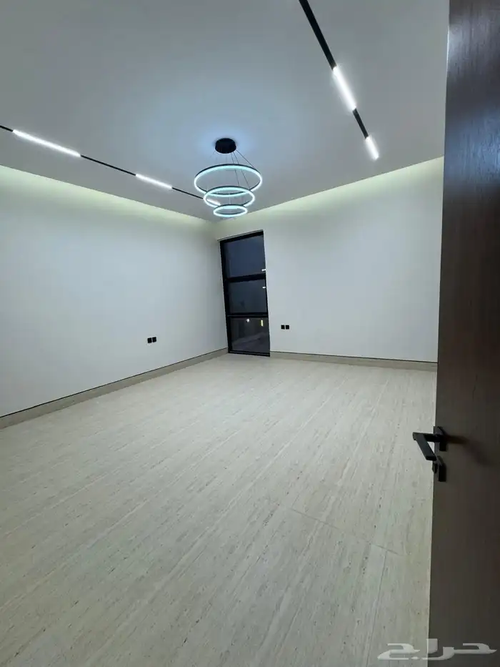 فيلا فاخرة مع شقة في حي البيان 26