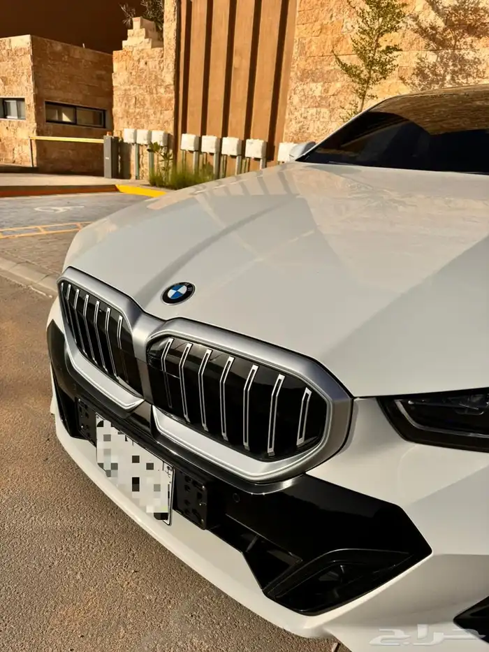 بي ام دبليو 520i M Kit على الضمان والصبانة المجانية 1