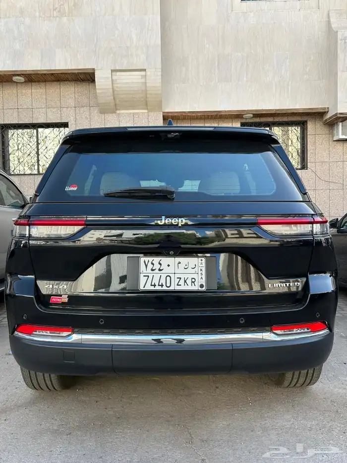 جيب جراند شيروكي 2023 limited فل كامل 3