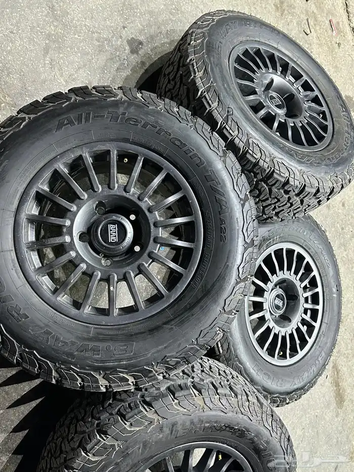 جنوط برايد 5 مسمار مع كفرات نص حجري مقاس 17 جيب 11