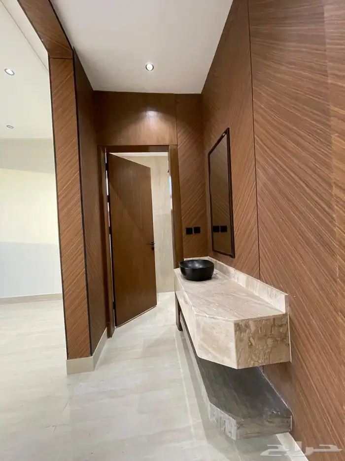 دور علوي للبيع حي العوالي 3