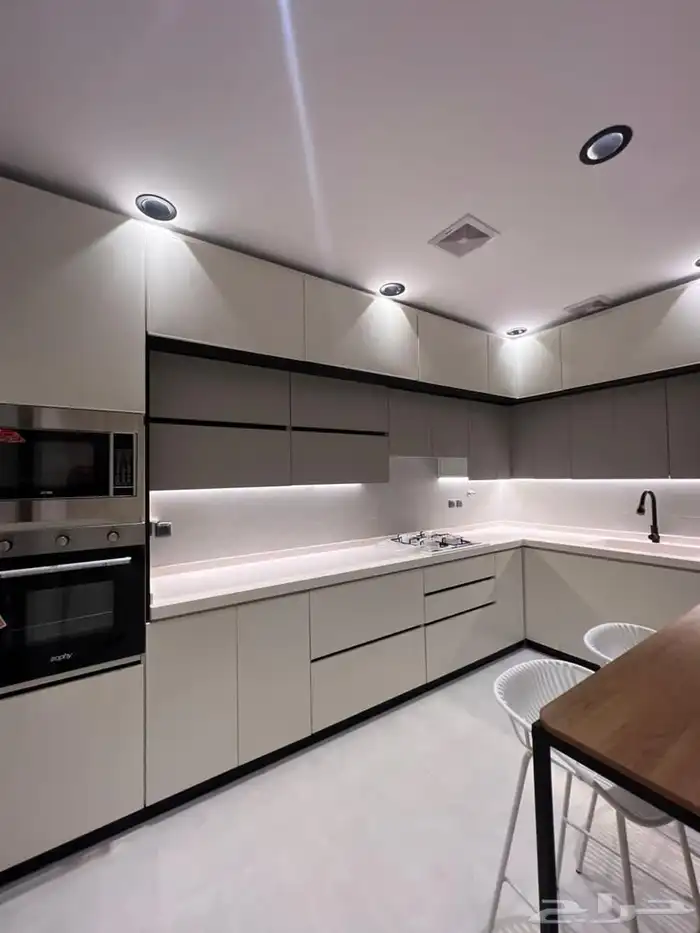 شقة للايجار مؤثثة بالكامل بجده بحي المنار 2