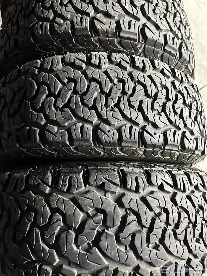 جنوط برايد 5 مسمار مع كفرات نص حجري مقاس 17 جيب 3