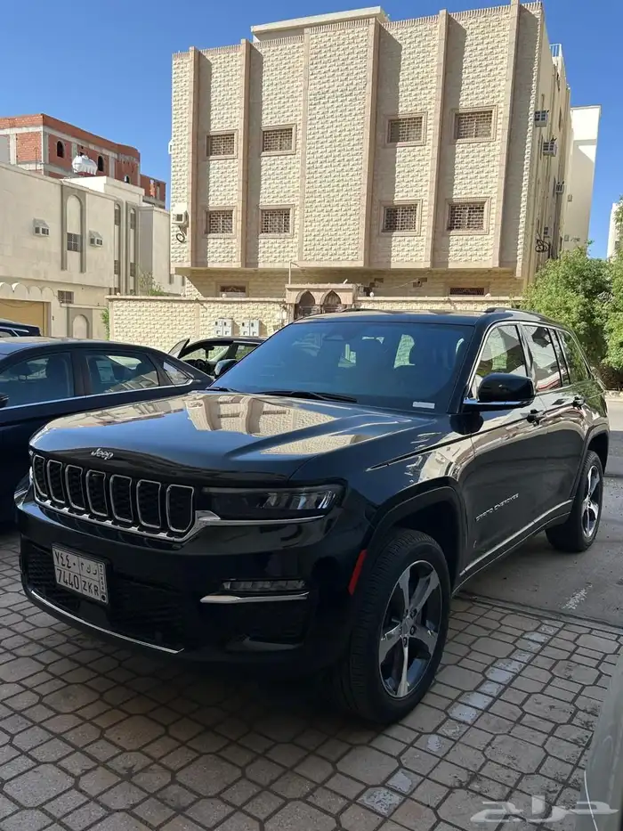 جيب جراند شيروكي 2023 limited فل كامل 2