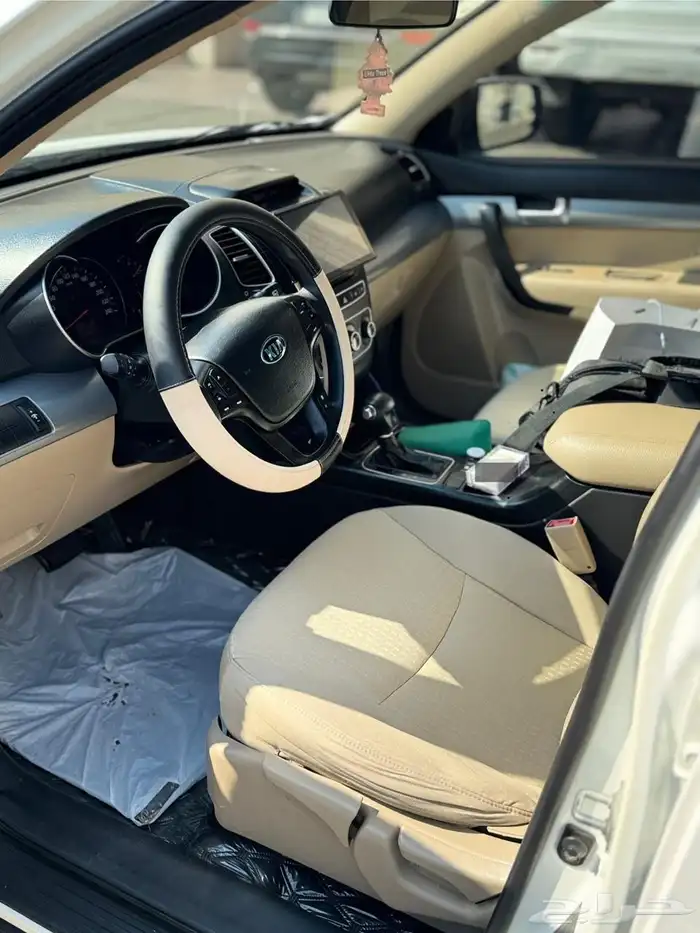 كيا سورنتو 2015 نظيفة جدا 5