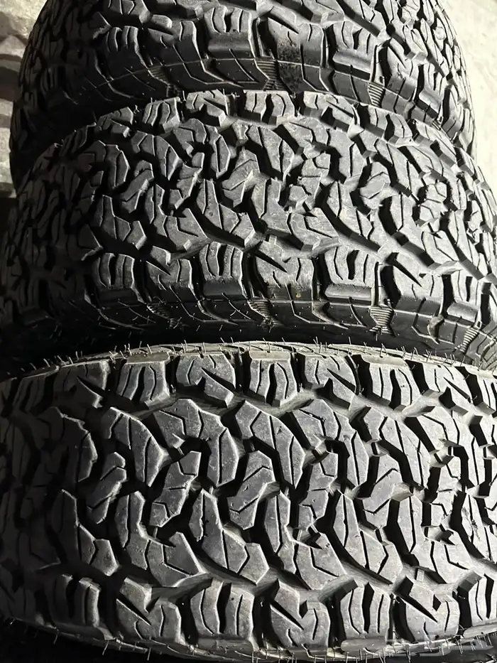 جنوط برايد 5 مسمار مع كفرات نص حجري مقاس 17 جيب 8