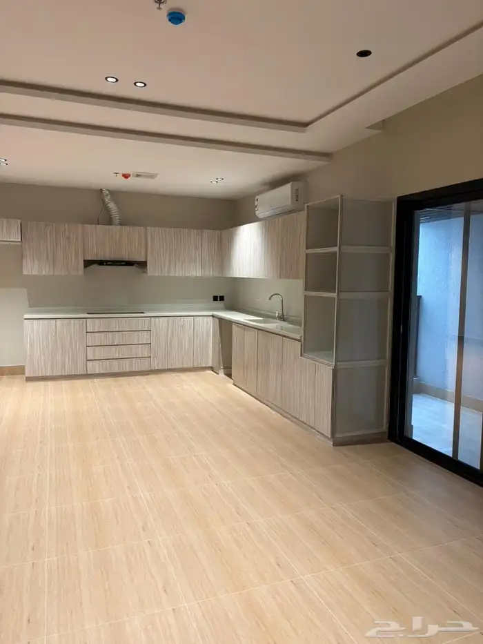 للإيجار شقة فاخرة جديدة في الخبر - الحمراء 4