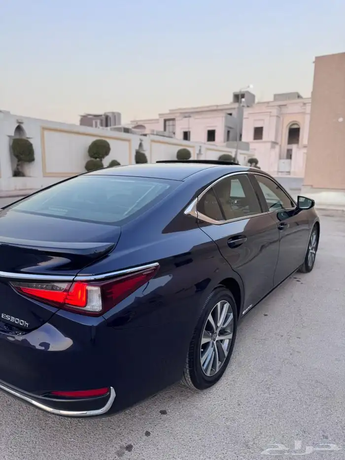 لكزس ES300 هايبرد 2