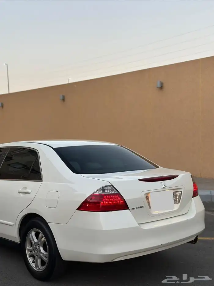 هوندا اكورد 2007 اللون ابيض لولوي 5
