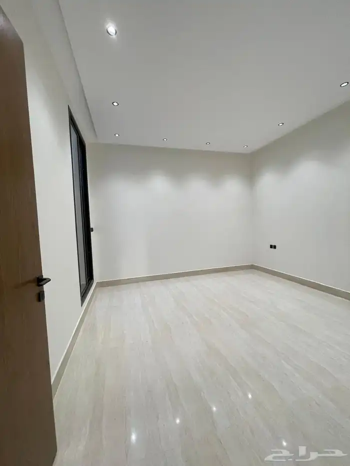 دور علوي للبيع حي العوالي 2