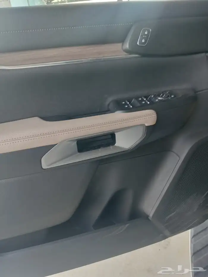 فورد إيفريست XLT دبل بنزين 2025 اسود الناغي 15