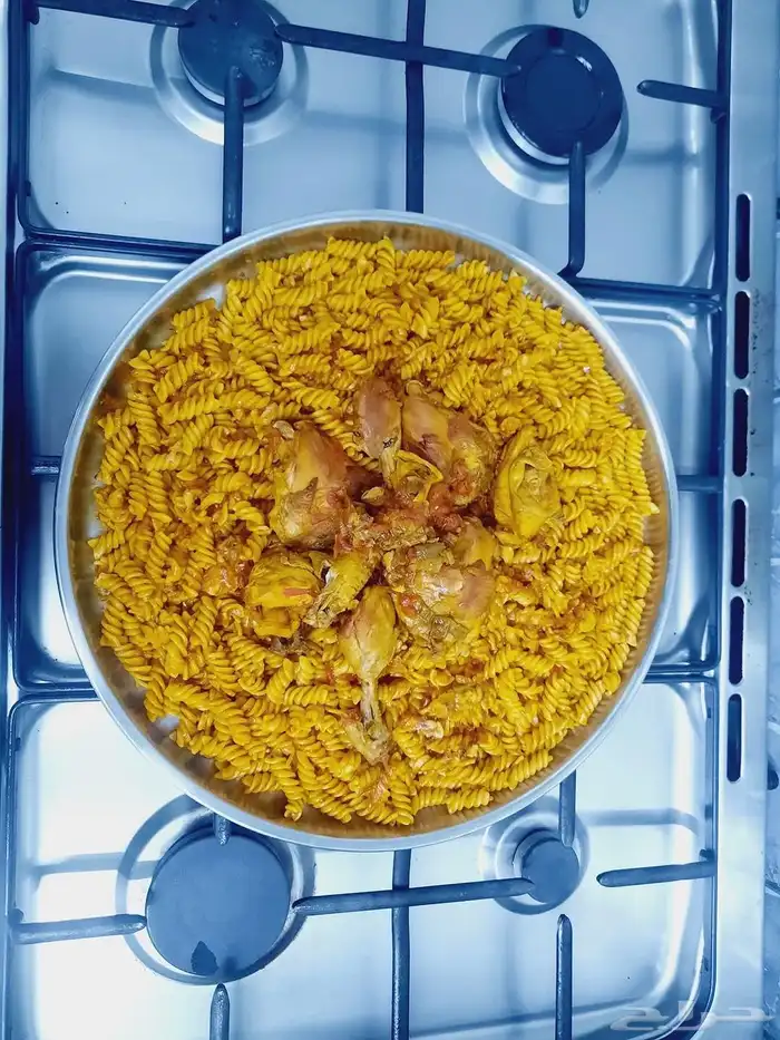 انا طباخ فنان بطبخ وسواق ابي شغل قصر شيوخ فلل بيوت 9