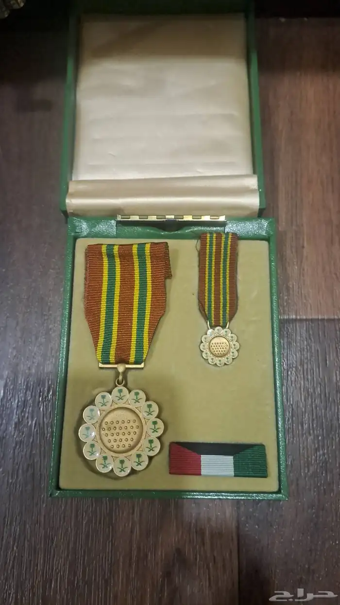 للبيع اوسمة منوعة 0