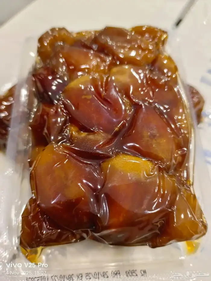 يوجد لدينا امواع التمور 1