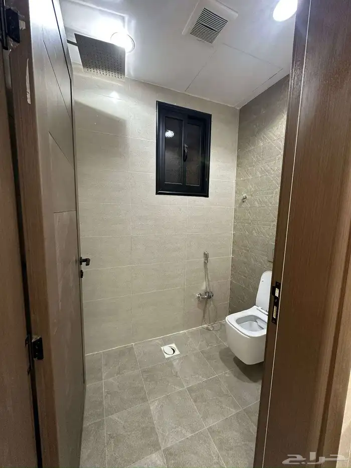 للبيع بحي الضيافه شقق علويه ب 520 الف تشطيب vip 4