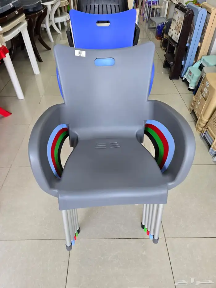 كراسي وطاولات بلاستيك 9