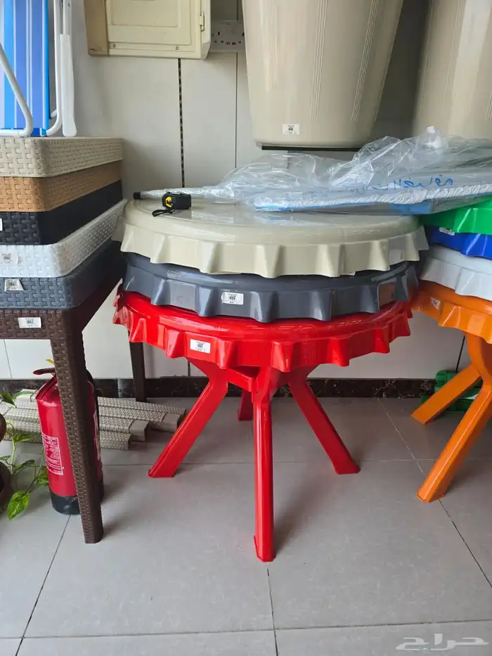 كراسي وطاولات بلاستيك 4