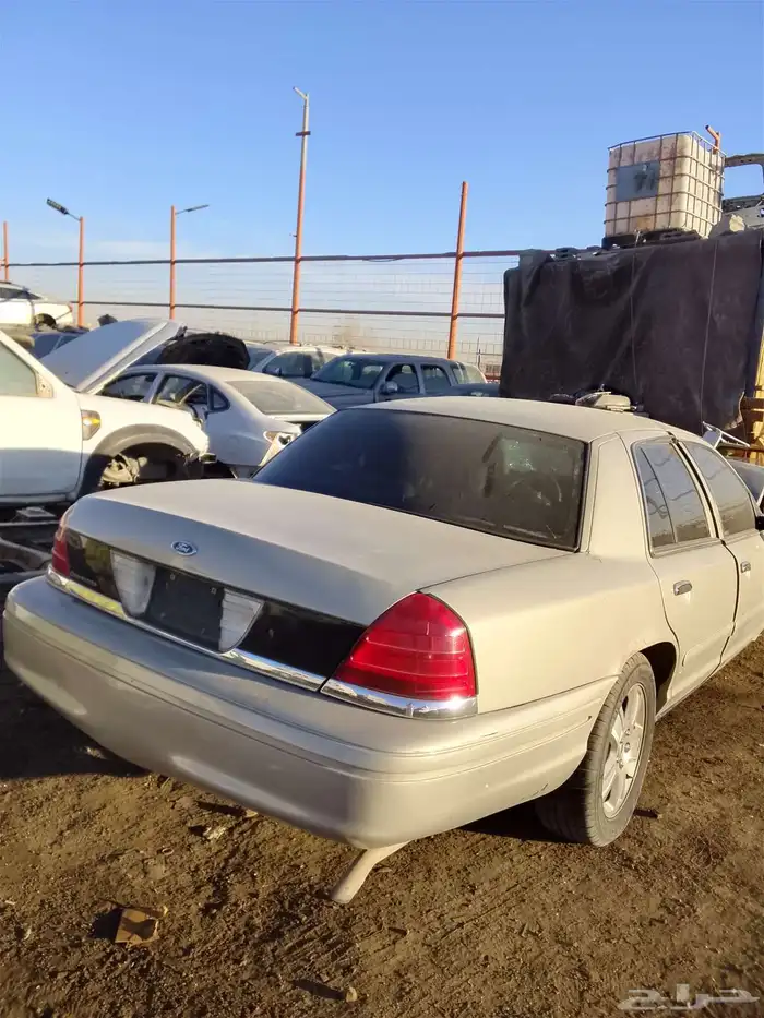 كراون فيكتوريا مركيز أكسبلور اكسبديشن قطع غيار سيارات تشليح 0