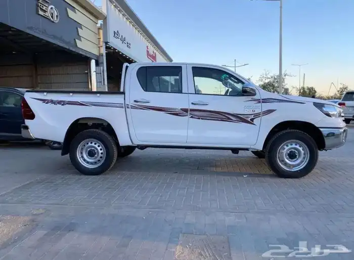 عرض خاص تويوتا هايلوكس 2025 اقساط ميسر يبدأ من 1.400 1