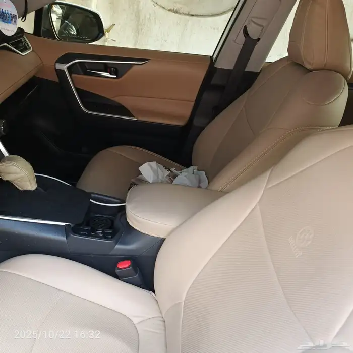 تويوتا راف فور بنزين 2024 XLE 3