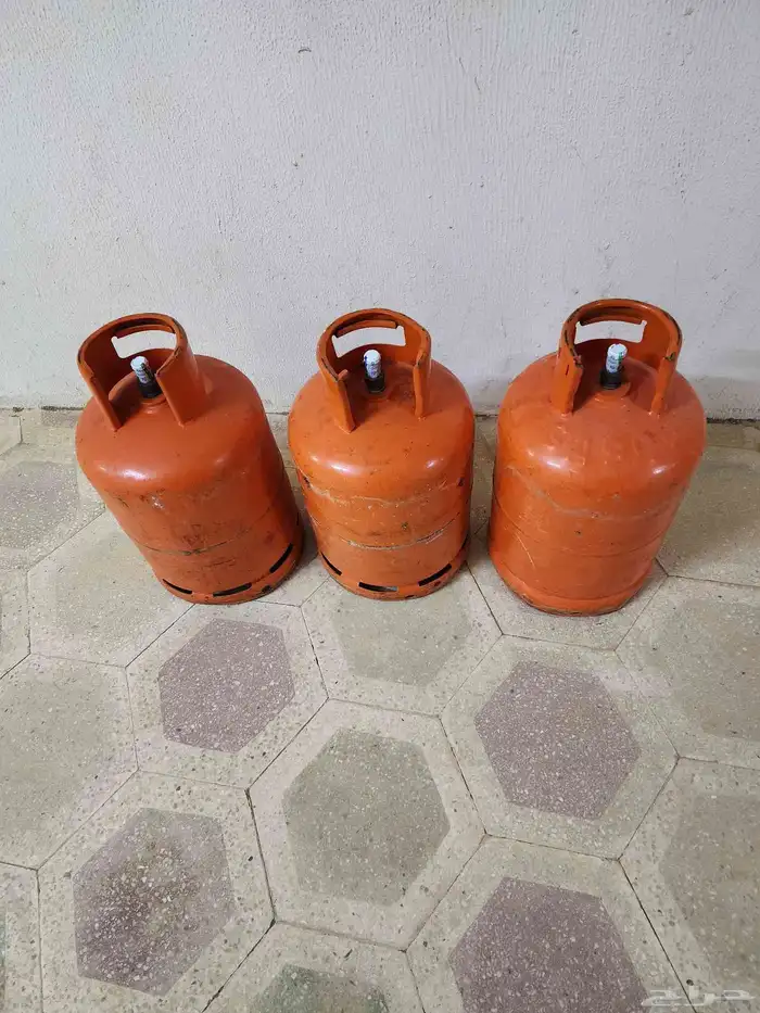 ثلاث اسطوانات غاز مليانه للبيع 1