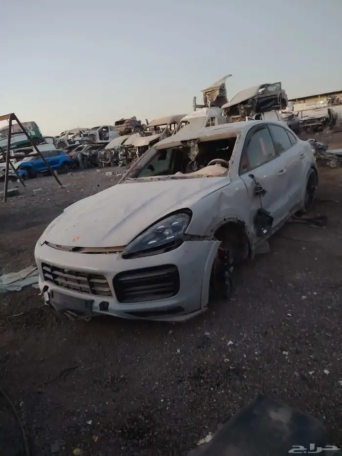 قطع غيار تشليح بورش كايين جي اس موديل 2023 3