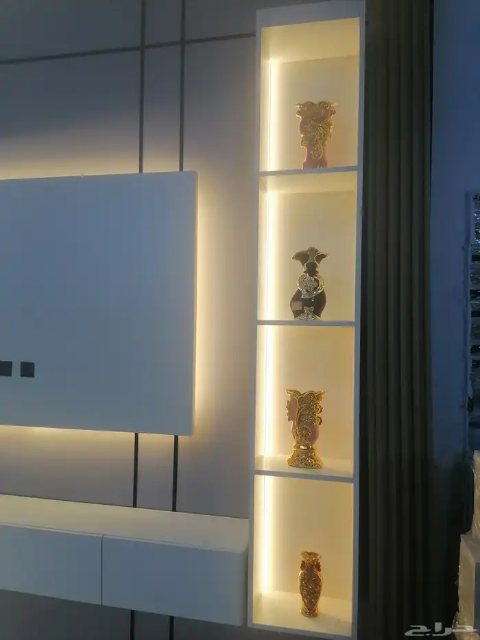 معلم دهانات وورق الحائط فني ديكورات 1