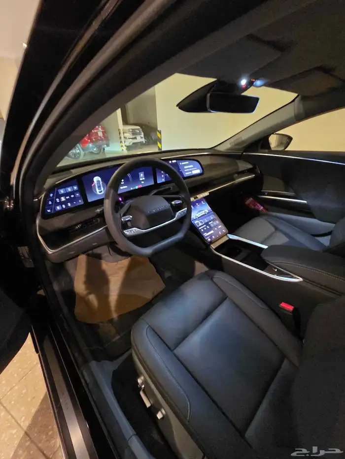 لوسيد 2025 اصفار 4