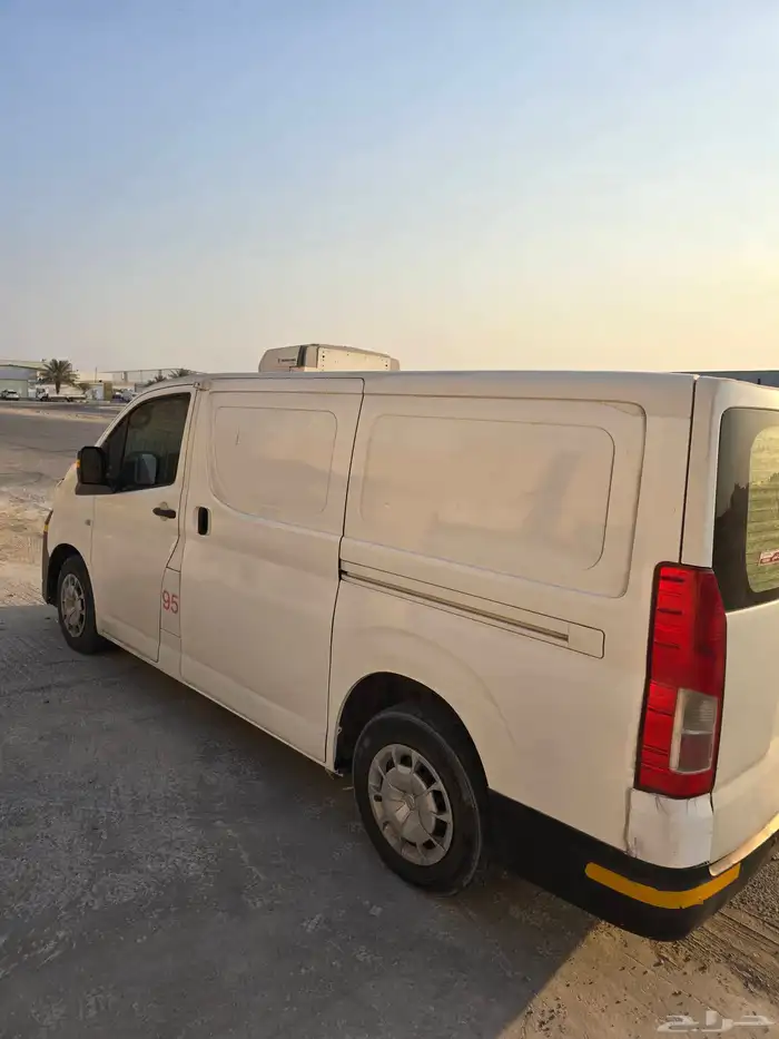 تويوتا هايس ثلاجه بنزين موديل 2020 3