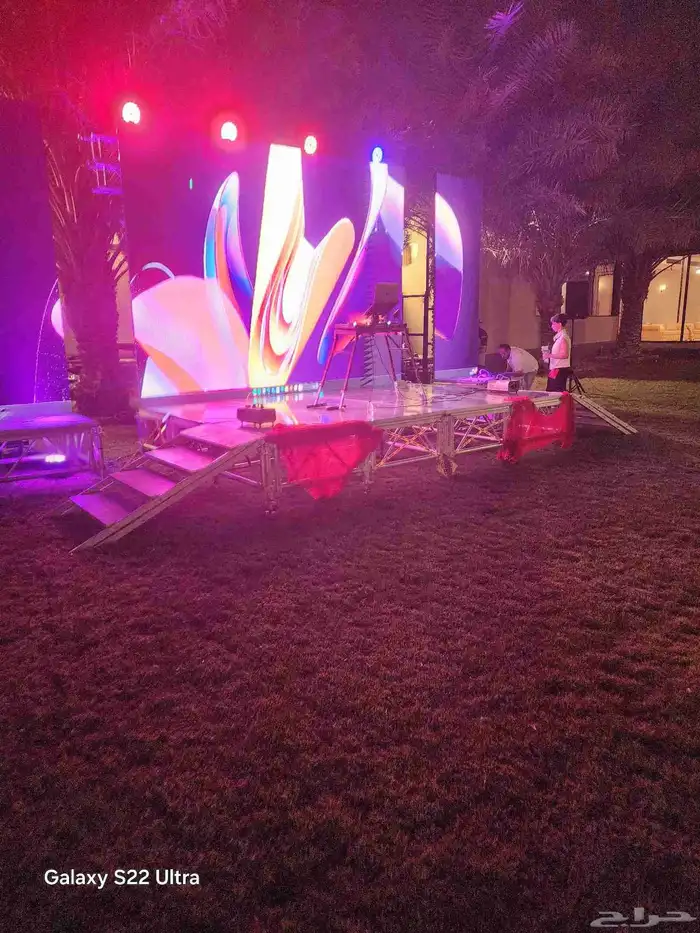 تنظيم حفلات وفتتحات تاجير شاشات مسارح استيج خشب استيج زجاج 4