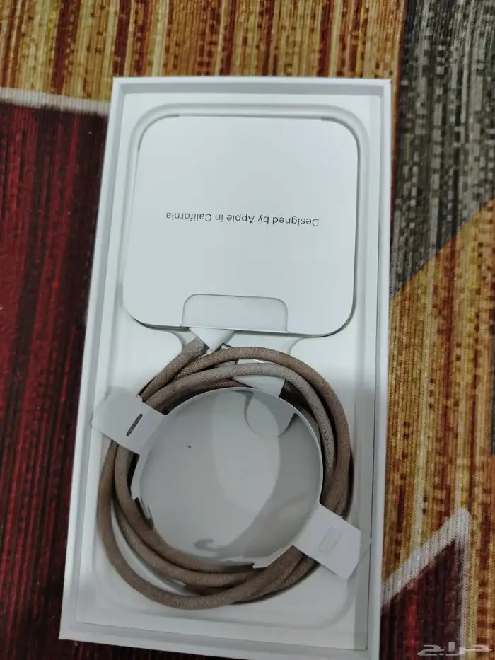 ايفون 15 العادي بطارية 89 معه كامل ملحقاته 128 جيجا 4