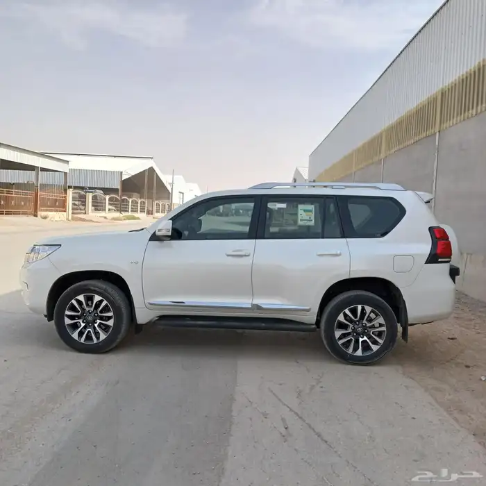 تويوتا برادو 2022 TXL بدى ومحركات وكاله - الممشى قليل 3