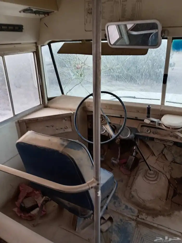 للبيع باص جميحي مسقط البيع تشليح الموديل 89 اسوم 8 ونطل 2