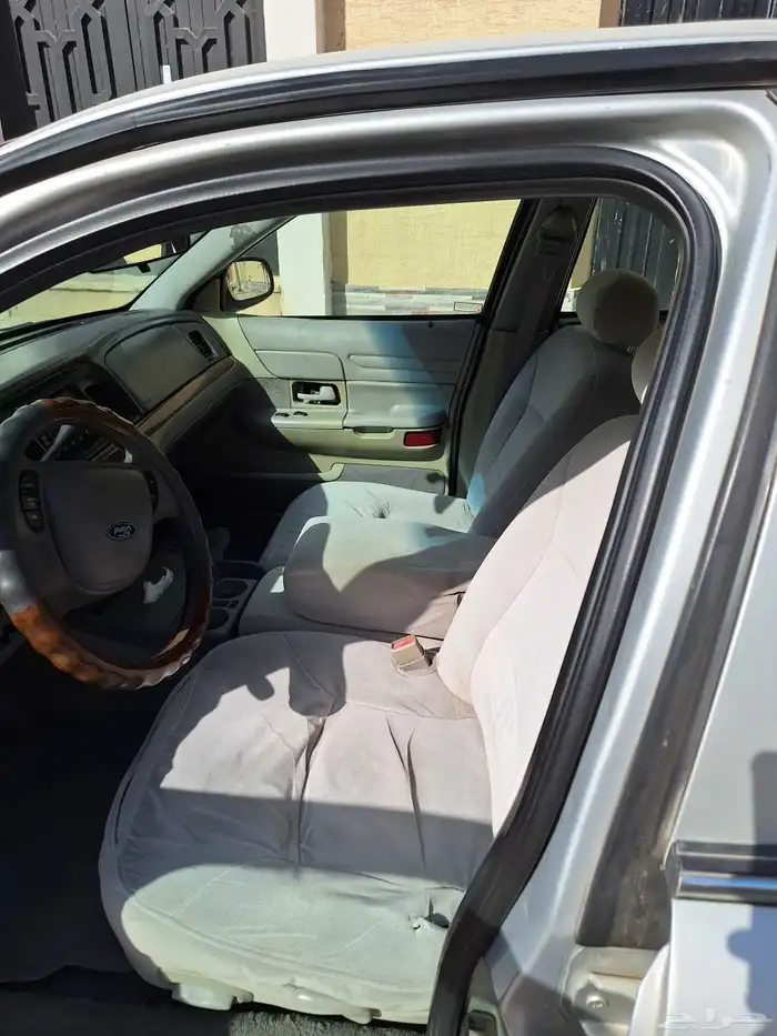 فورد فيكتوريا موديل 2002 3