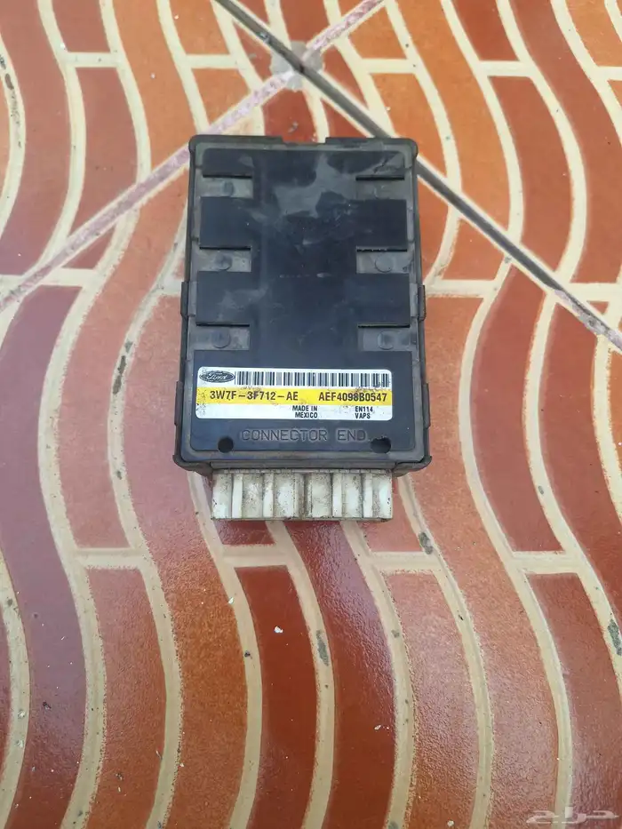 كمبيوتر التحكم بالدودة فورد كراون ماركيز steering control 0