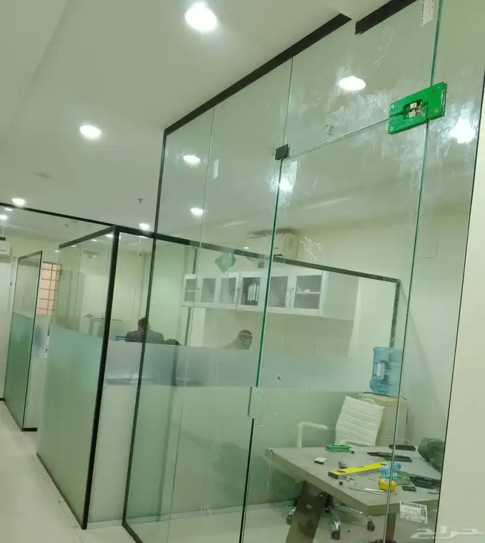 تفصيل مكاتب زجاج زجاج مكاتب سكوريت 1