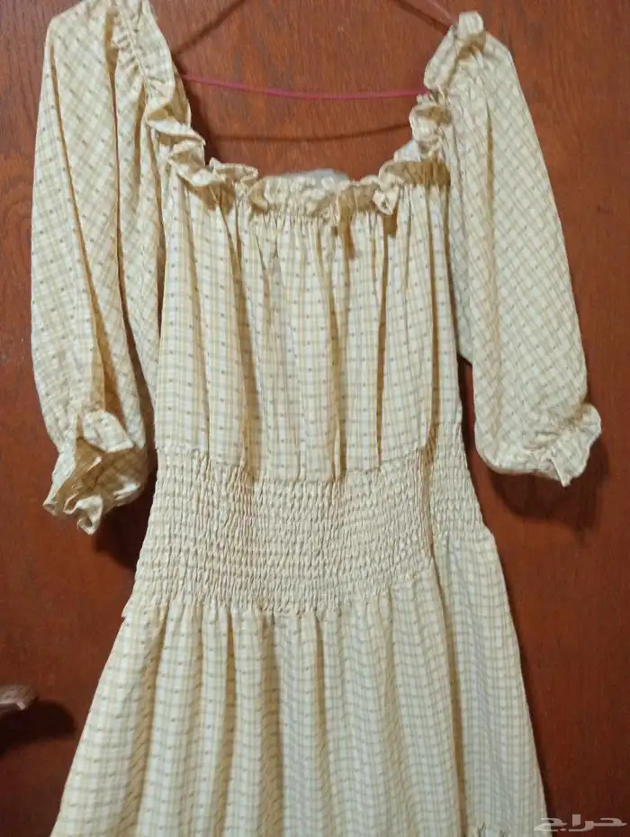 فستان لون اصفر مستخدم مرة واحد 1